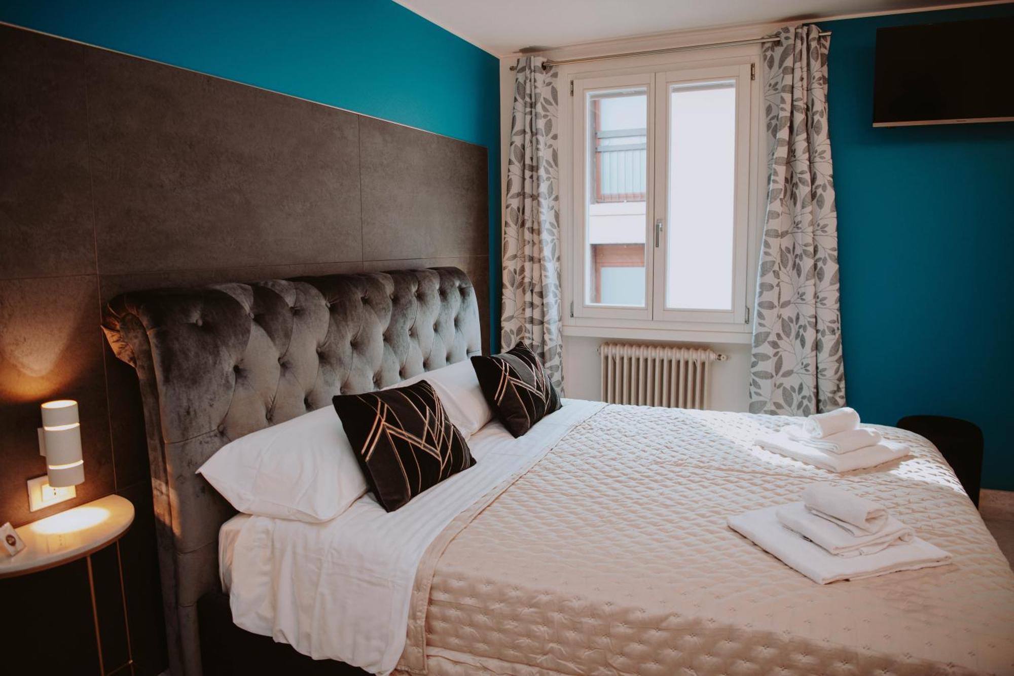 La Luce Di Sirmione Hotel Room photo